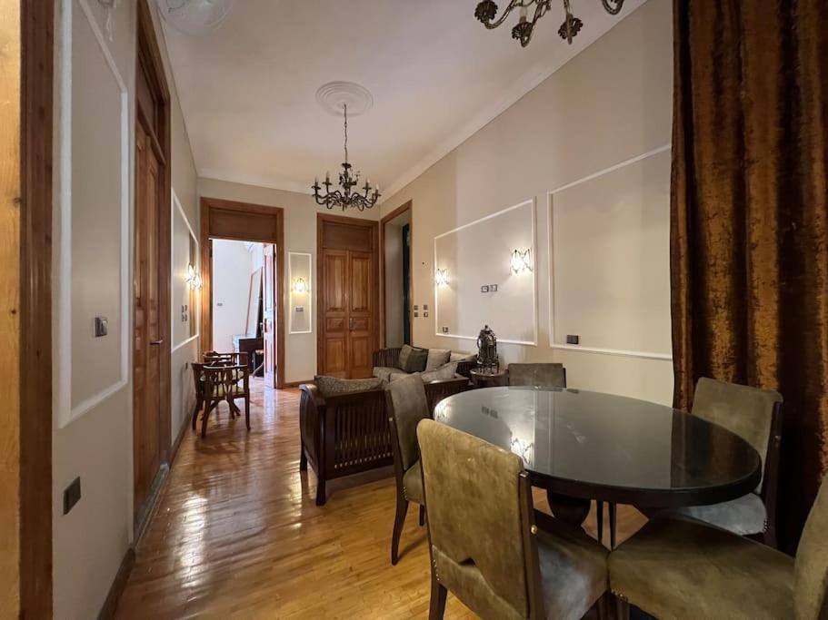 Authentic 3Br Apartment In Downtown, El Cairo Exterior foto