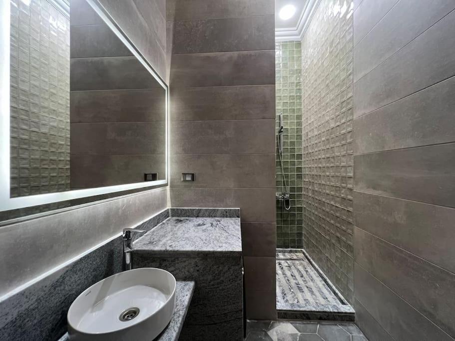 Authentic 3Br Apartment In Downtown, El Cairo Exterior foto