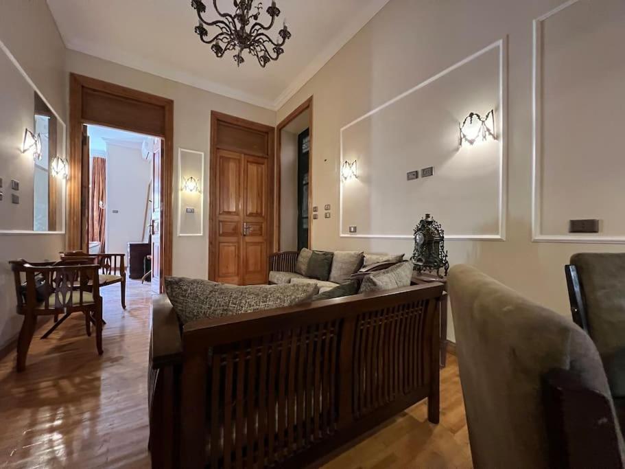 Authentic 3Br Apartment In Downtown, El Cairo Exterior foto
